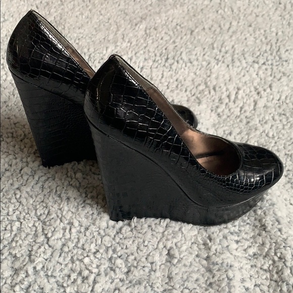 Black Steve Madden Wedges - Picture 3 of 3